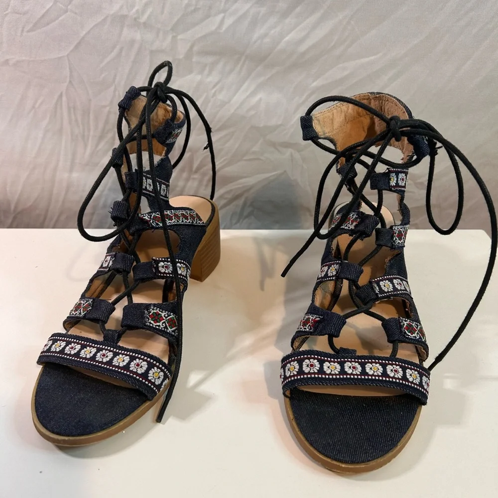Catherine Malandrino Blue Denim Embroidered Lace Up Block Heel Sandals 7.5
